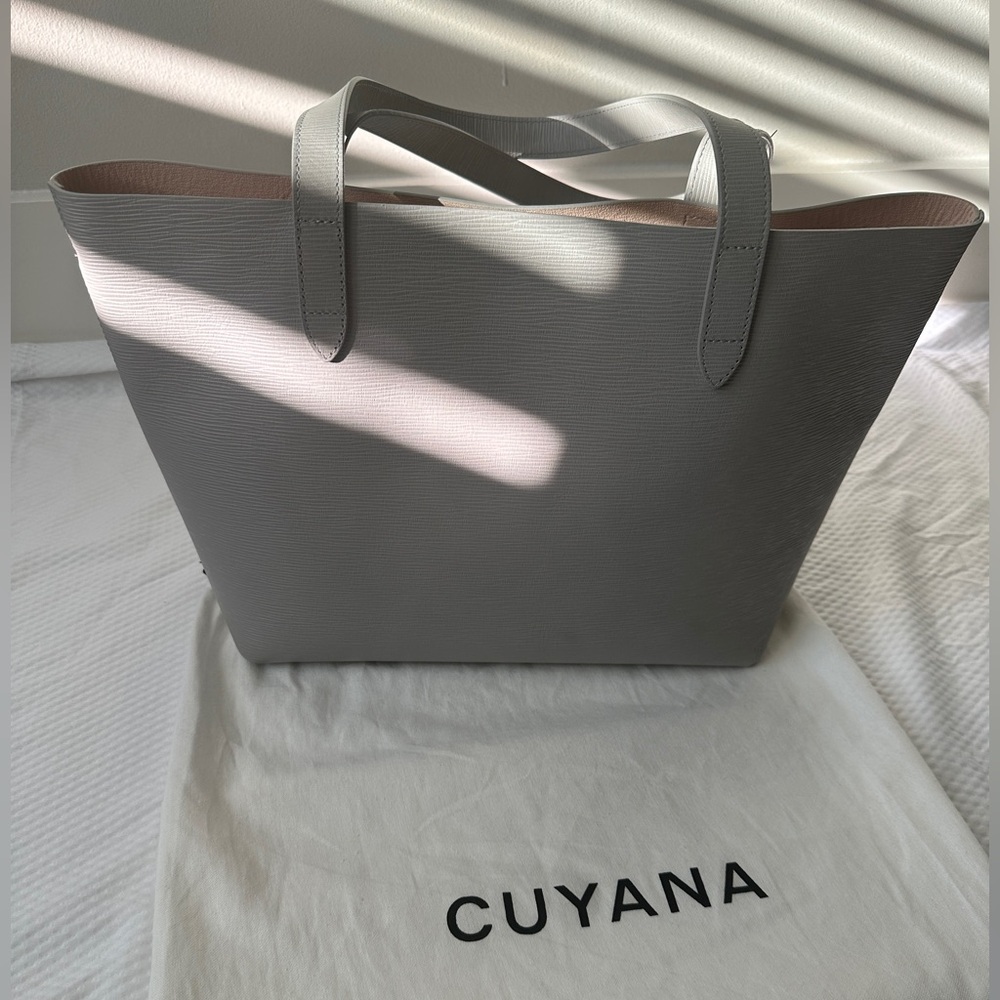 [SOLD] Cuyana Gray Women's Tote Bag